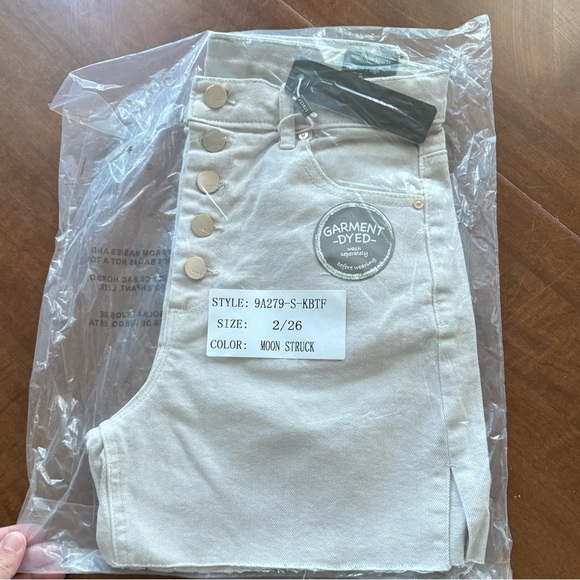 Tractr Moonstruck Cream Gray High Rise Button Fly Thigh Slit Denim Short 2/26 - Picture 3 of 3
